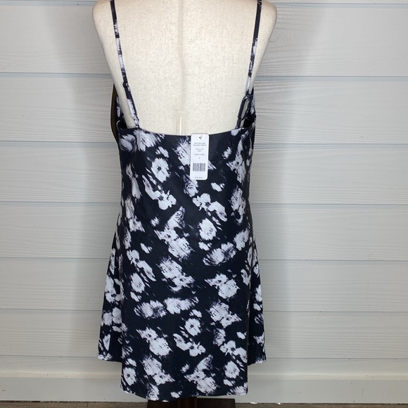 NWT Bebe printed cowl neck sleeveless mini dress, sz 6 - Picture 5 of 10